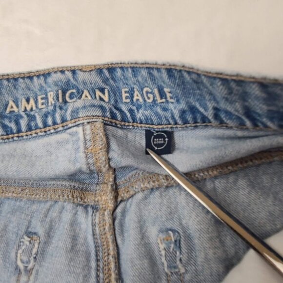 American Eagle Jeans Women's Light Wash Size 6 Distressed Baggy Wide Leg - Picture 6 of 16